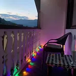Vip Foca, Foca, 山林小屋