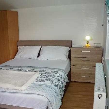 Vip Foca, Foca, Gerendaház