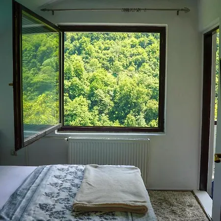 Vip Foca, Foca, Lodge *