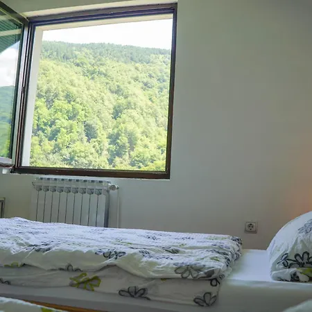 Gerendaház Vip Foca, Foca, *