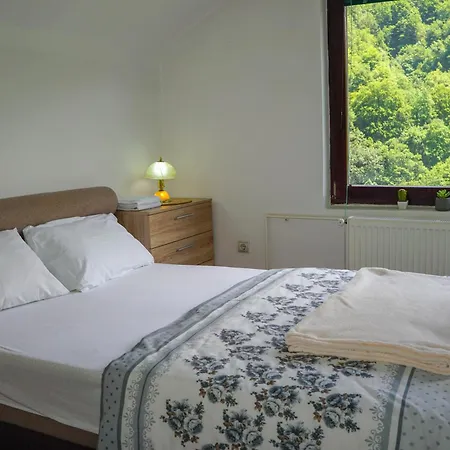 Vip Foca, Foca, Gerendaház *