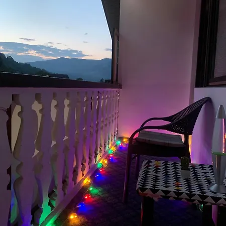 Vip Foca, Foca, Jaktstuga