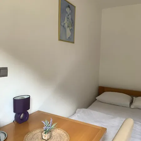 Gerendaház Vip Foca, Foca, *