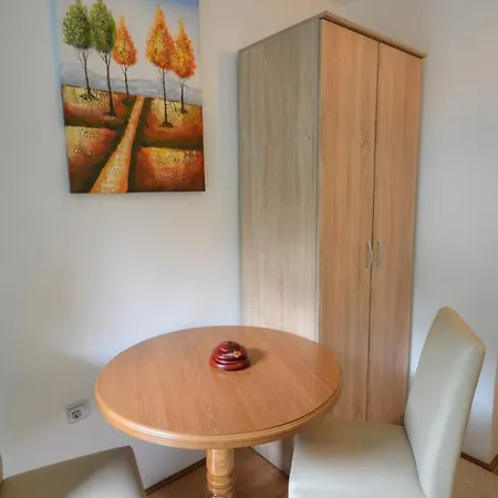 Gerendaház Vip Foca, Foca,