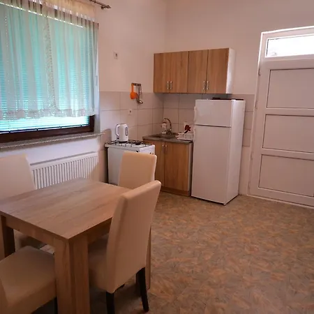 Vip Foca, Foca, Gerendaház *