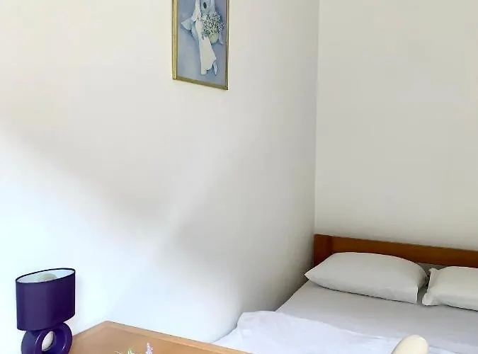 Vip Foca, Foca, Lodge