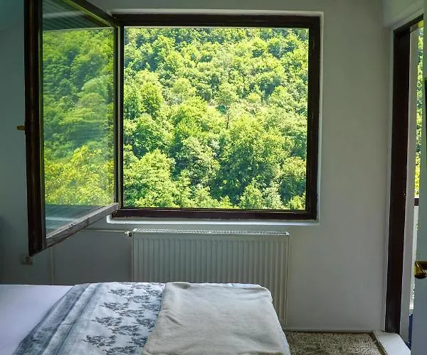 Vip Foca, Foca, Lodge *