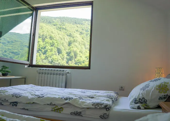 Lodge Vip Foca, Foca, *