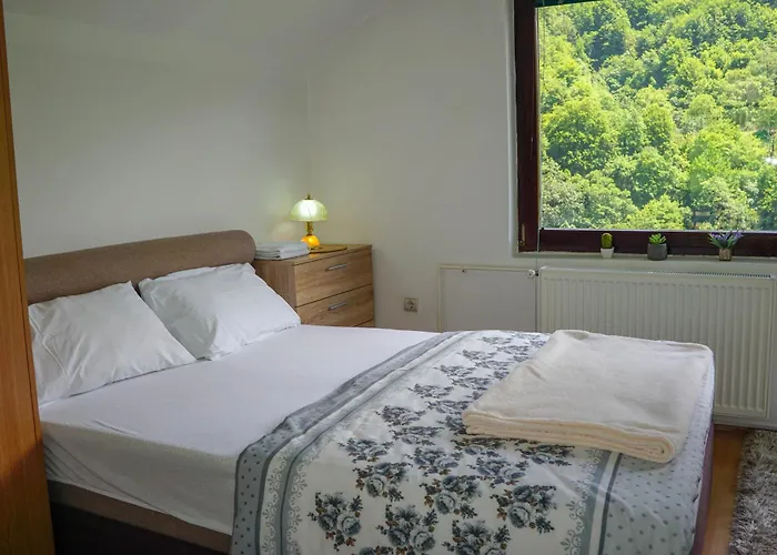 Vip Foca, Foca, Lodge *