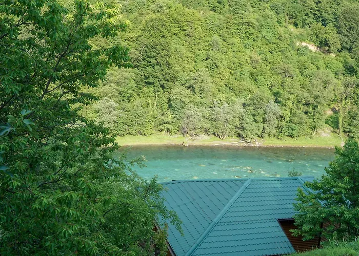 Lodge Vip Foca, Foca, *