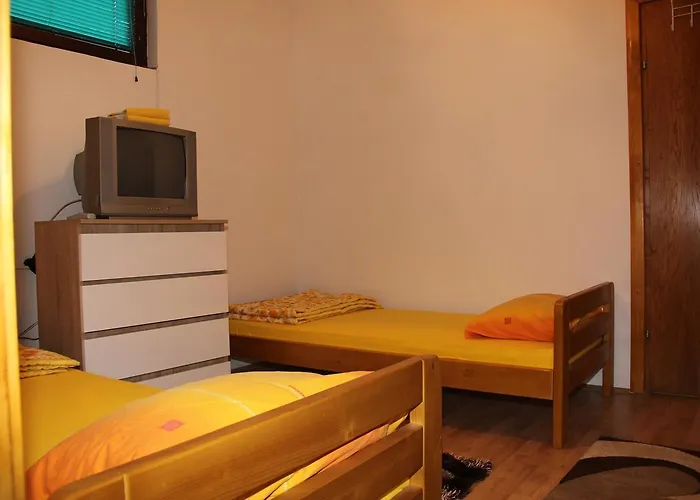 Vip Foca, Foca, Lodge *