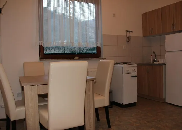 Lodge Vip Foca, Foca,