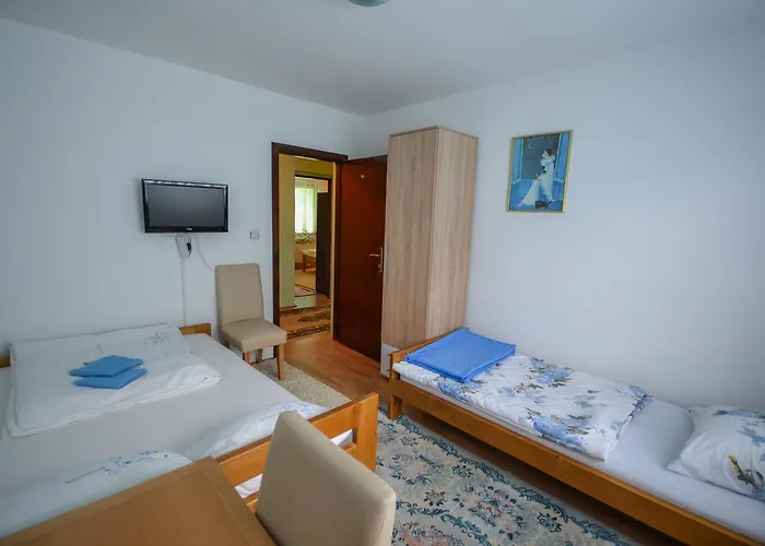 Vip Foca, Foca, Lodge