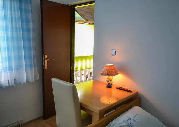 Vip Foca, Foca, Lodge