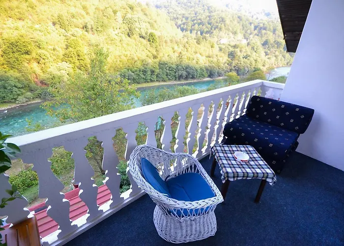 Vip Foca, Foca, Lodge *