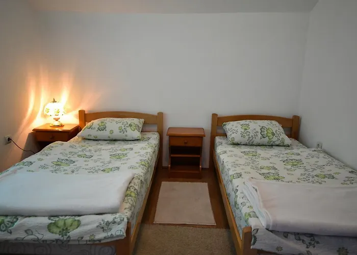 Vip Foca, Foca, Lodge