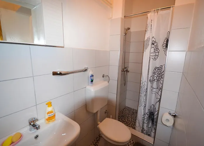 Vip Foca, Foca, Lodge *