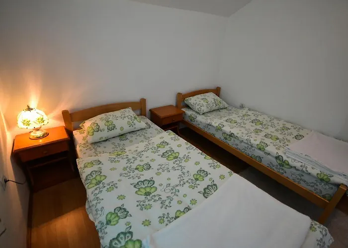 Vip Foca, Foca, Lodge